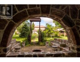 218 WOODSTOCK STREET N - 40