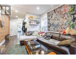 203 JOHN STREET N - 14