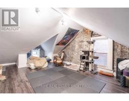 203 JOHN STREET N - 25