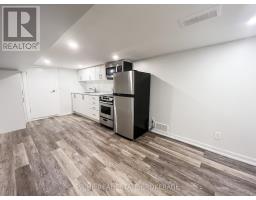 203 JOHN STREET N - 31