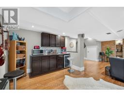 8 WINGREEN LANE - 32