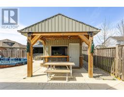 8 OLIVER CRESCENT - 27
