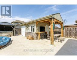 8 OLIVER CRESCENT - 33