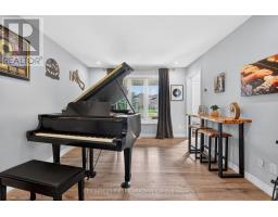 285 THORNE DRIVE - 12