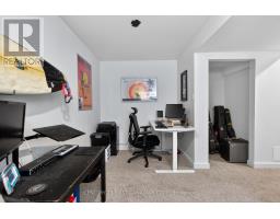 285 THORNE DRIVE - 31