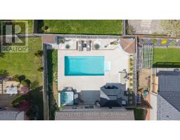 285 THORNE DRIVE - 42