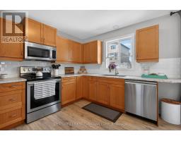 285 THORNE DRIVE - 7