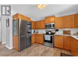 285 THORNE DRIVE - 8