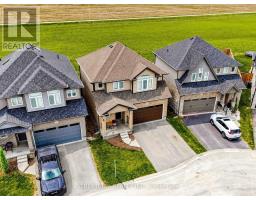 22 SPARROW CRESCENT - 37