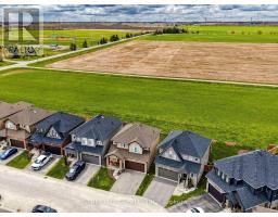 22 SPARROW CRESCENT - 42
