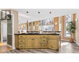 488 SUNNYSIDE CRESCENT - 10