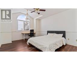 488 SUNNYSIDE CRESCENT - 21