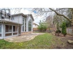 488 SUNNYSIDE CRESCENT - 36