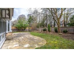 488 SUNNYSIDE CRESCENT - 38
