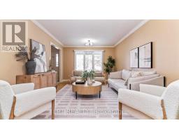 488 SUNNYSIDE CRESCENT - 4