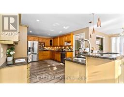 488 SUNNYSIDE CRESCENT - 9