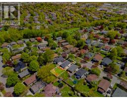 93 NICHOLAS CRESCENT - 32