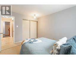 11 PAULINE CRESCENT - 16
