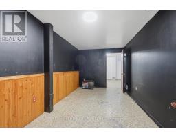 565 GRIFFITH STREET - 24
