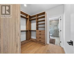 71 BASIL CRESCENT - 32