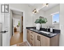 71 BASIL CRESCENT - 37
