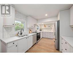 908 DUFFERIN AVENUE - 12