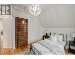908 DUFFERIN AVENUE - 18