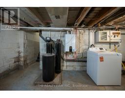 908 DUFFERIN AVENUE - 29