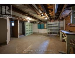 908 DUFFERIN AVENUE - 30