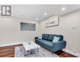 24 BEECHMOUNT CRESCENT - 11