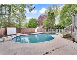 24 BEECHMOUNT CRESCENT - 40