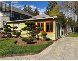 205 ADELAIDE STREET - 3