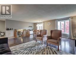 43 SINCLAIR CRESCENT - 12