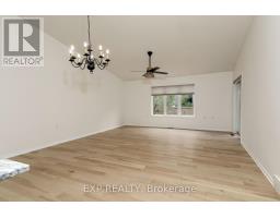 17 - 1337 COMMISSIONERS ROAD W - 4