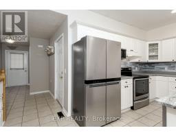 17 - 1337 COMMISSIONERS ROAD W - 9