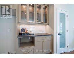 77 HEMLOCK CRESCENT - 11
