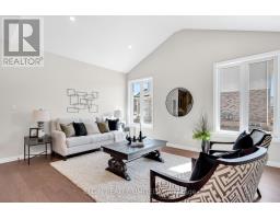 77 HEMLOCK CRESCENT - 12