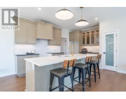 77 HEMLOCK CRESCENT - 8