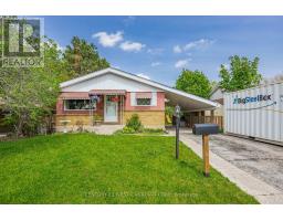 8 KENWOOD CRESCENT - 1