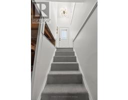 8 KENWOOD CRESCENT - 28