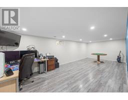 8 KENWOOD CRESCENT - 29