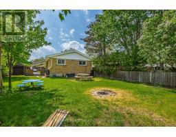 8 KENWOOD CRESCENT - 37