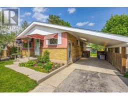 8 KENWOOD CRESCENT - 4