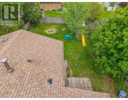 8 KENWOOD CRESCENT - 42