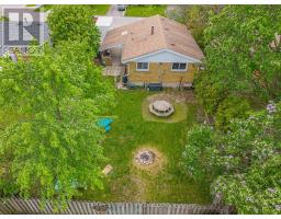 8 KENWOOD CRESCENT - 43