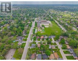 8 KENWOOD CRESCENT - 49