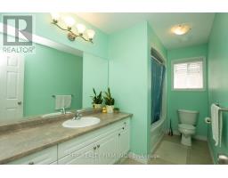 884 REEVES AVENUE - 23