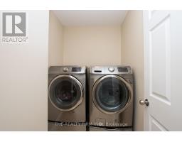884 REEVES AVENUE - 25