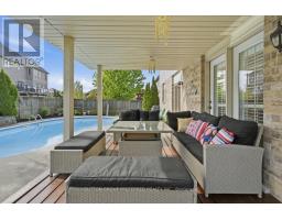 748 APRICOT DRIVE - 36