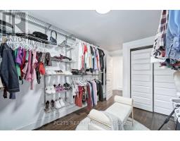 1053 GRIFFITH ROAD - 22